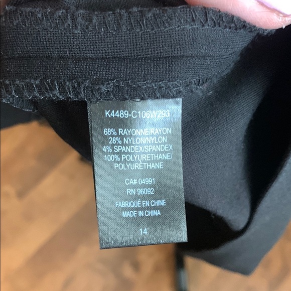 Katherine Barclay perfect Black Knee-Length Dress with 1/3 vegan leather - Picture 5 of 8